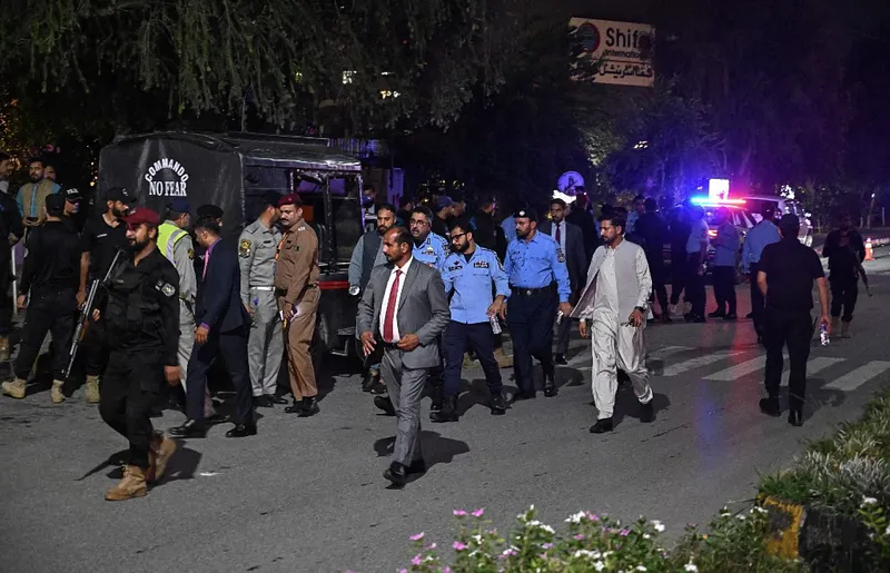 ކޯޓު އަމުރަށް އިމްރާން ޖަލުން ހޮސްޕިޓަލަށް ގެންގޮސްފި