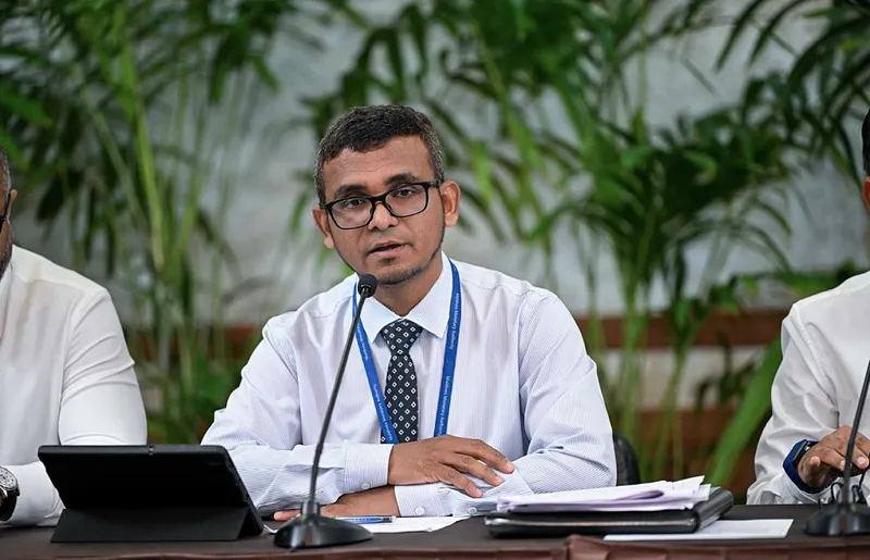 ޑޮލަރު އާމްދަނީގެ 40 ޕަސެންޓު މާރުކުރަންޖެހޭ ގޮތަށް ހަދަނީ