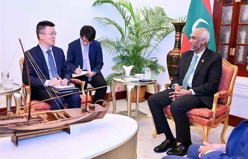 ޗައިނާގެ ކޮމިއުނިސްޓްޕާޓީގެ ވަފުދެއް ރައީސާ ބައްދަލުކޮށްފި
