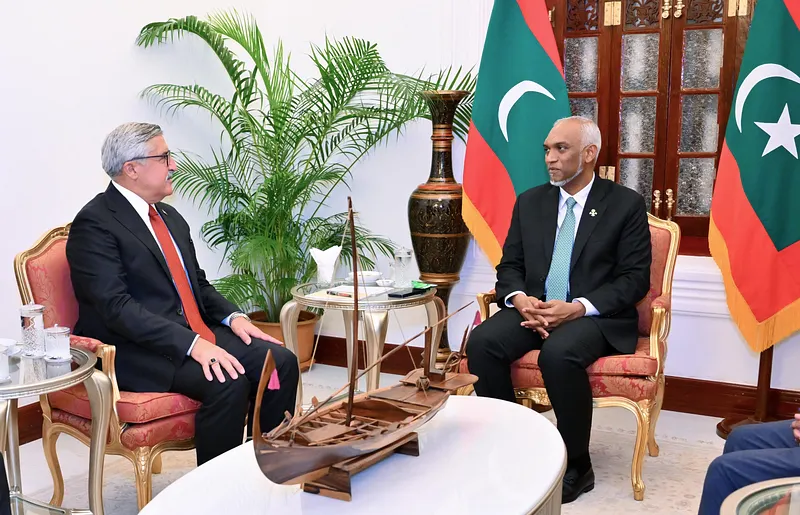 ތުރުކީގެ ވެރިކަންކުރާ ޕާޓީގެ ވަފުދެއް ރައީސް މުއިއްޒުއާ ބައްދަލު ކުރައްވައިފި