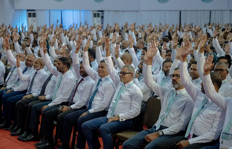 ރައީސް މުއިއްޒަށް 2028 ގެ ރިޔާސީ ޓިކެޓް ދޭން ފާސްކޮށްފި