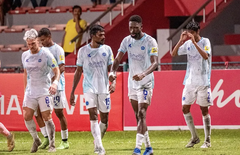 މާޒިޔާއިން ދެމެހެއްޓި ރެކޯޑަށް ނިއުއިން ނިމުން ގެނެސްފި