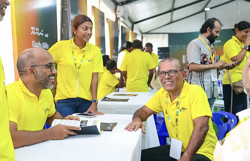 ނަޝީދުގެ ހިޔާލަކީ އީގަލް ހިލްސް އައްޑޫއަށް ގެންދިޔުން