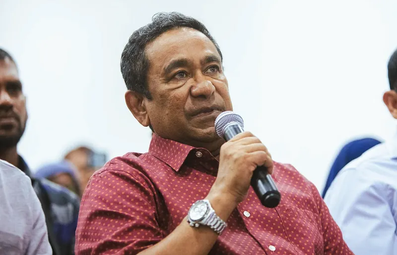 ޔާމީންގެ ވިސްނުމަކީ ވިޔަފާރީގެ ބޮޑެތި މައްސަލަތަކަށް ބޭރު ފަނޑިޔާރުން ގެެނެސް، ހާއްސަ ކޯޓުތަކެއް ހެދުން