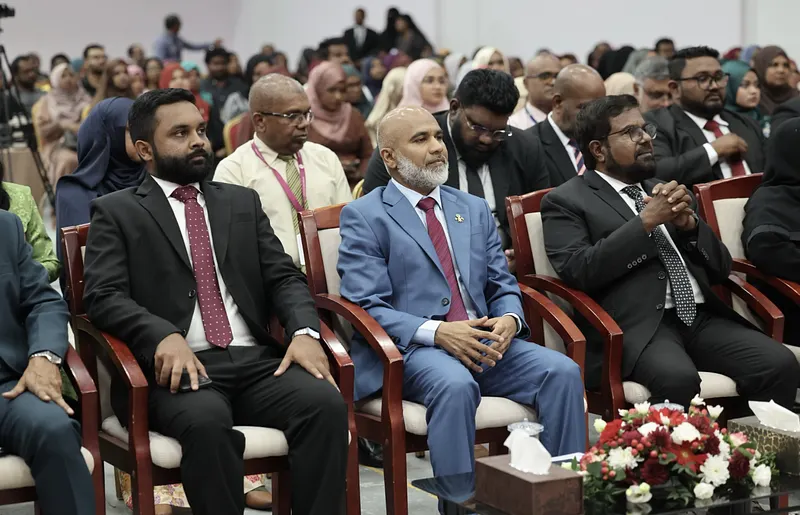 ދެކުނުގެ ރަށްރަށުގެ އަދަބީ މުބާރާތްތަކުގައި ބަހުރުވައަށް އިސްކަންދޭން މިނިސްޓަރު އިސްމާއިލް އެދިވަޑައިގެންފި