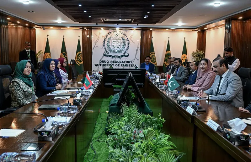 އެންމެ ބޮޑު އިސްކަމެއް ދެނީ ފެންވަރު ރަނގަޅު ބޭސް މެދުނުކެނޑި ލިބޭނެ މަގުފަހިކުރަން: ފަސްޓް ލޭޑީ