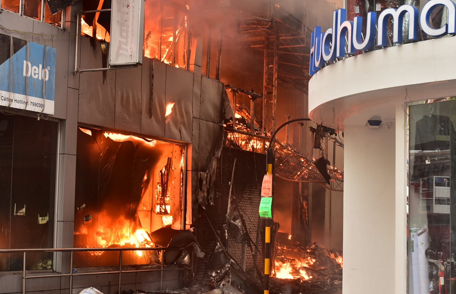 ކޯސްޓްލައިން ހާޑްވެއާގައިި އަލިފާން ރޯވެ އަނދަނީ: މިއީ މި އަހަރު ހިނގި އަލިފާނުގެ އެންމެ ބޮޑު ހާދިސާ