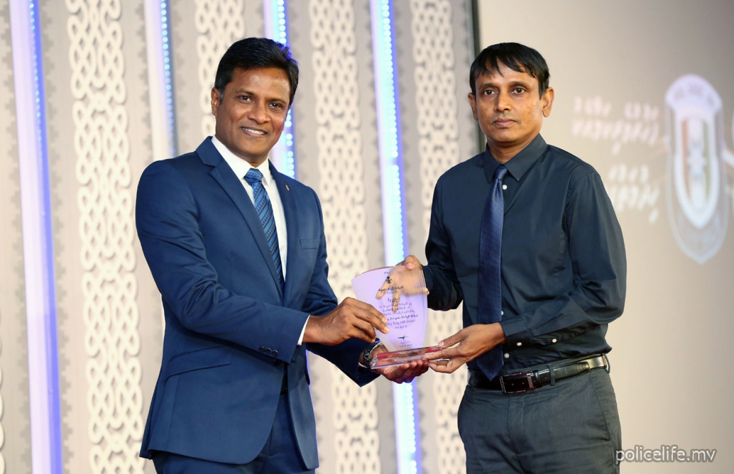 އައިލެންޑް އޭވިއޭޝަންގެ ހާރިސް (ކ) -- ފައިލް ފޮޓޯ؛ މިހާރު