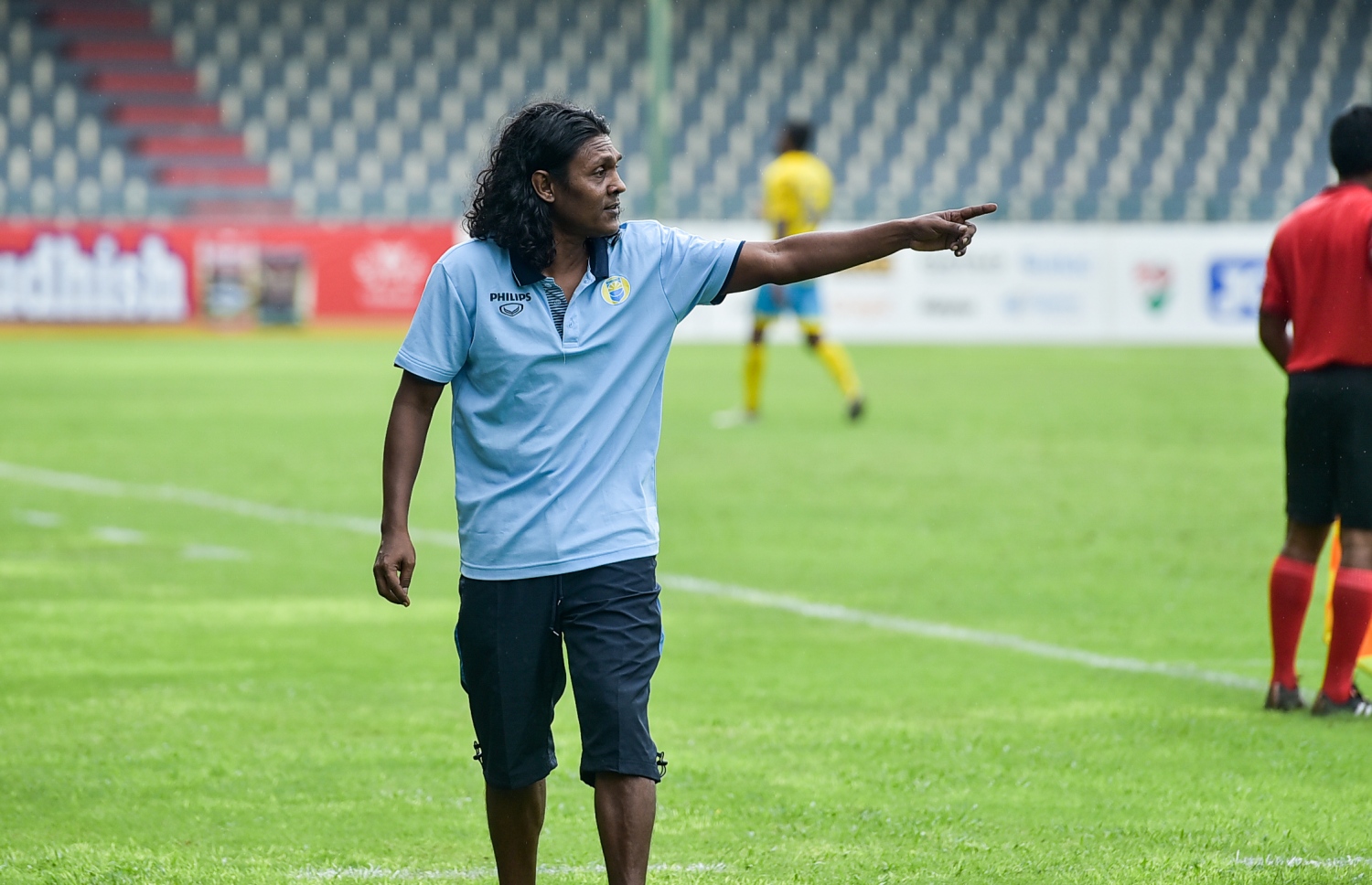 ވެލެންސިއާގެ ކޯޗު ކުޑަހީނާ އެ ޓީމަށް ބުނެދެނީ --. މިހާރު ފޮޓޯ:ނިޝާން އަލީ