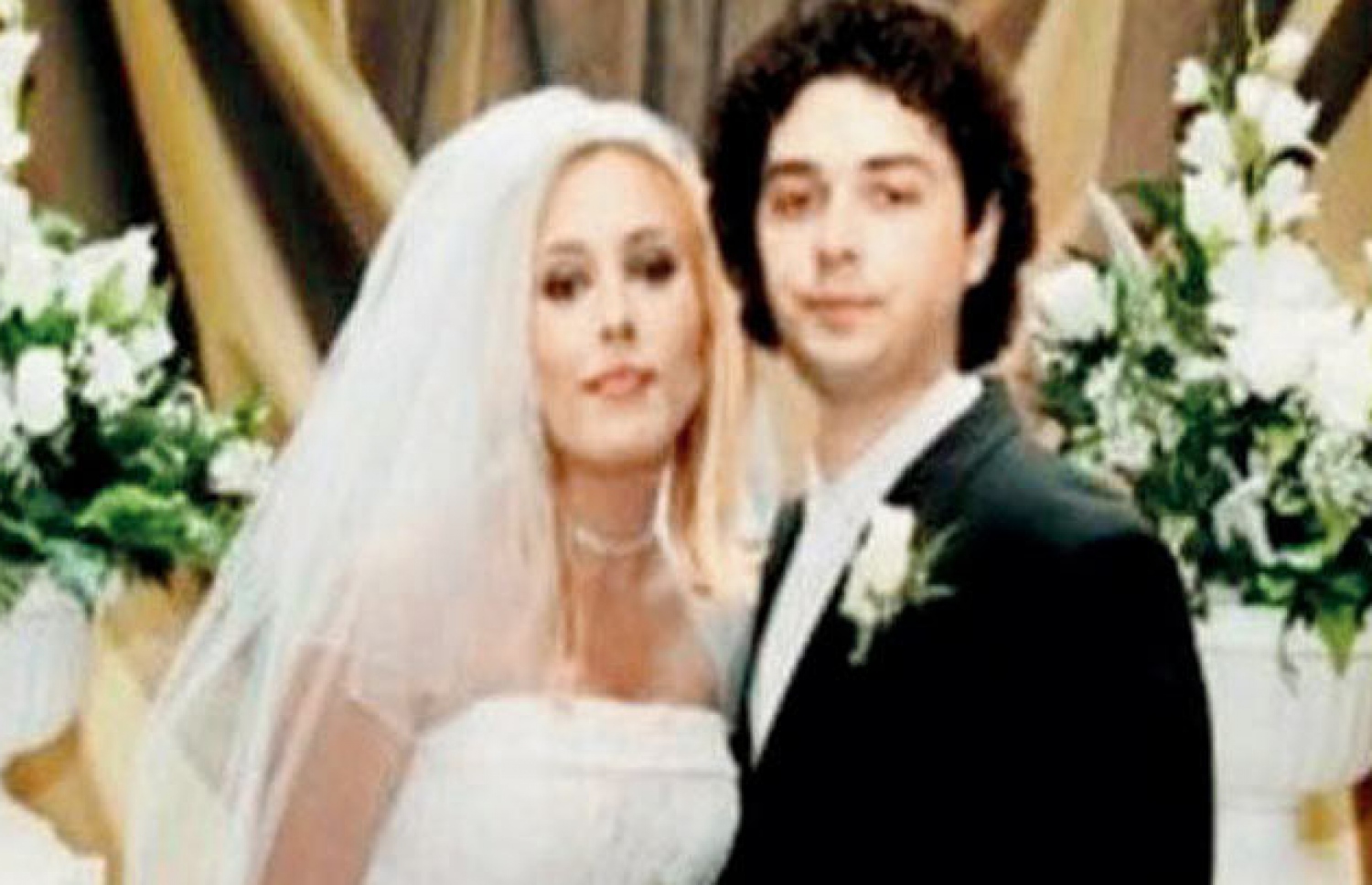 އޫލިއާ އޭނާގެ ކުރީގެ ފިރީމީހާ މާރިއަސް އާ އެކު ކައިވެނޯހެ ހަފުލާގައި: މި ކައިވެނި 2009 ގައި ވަނީ ރޫޅިފައި.