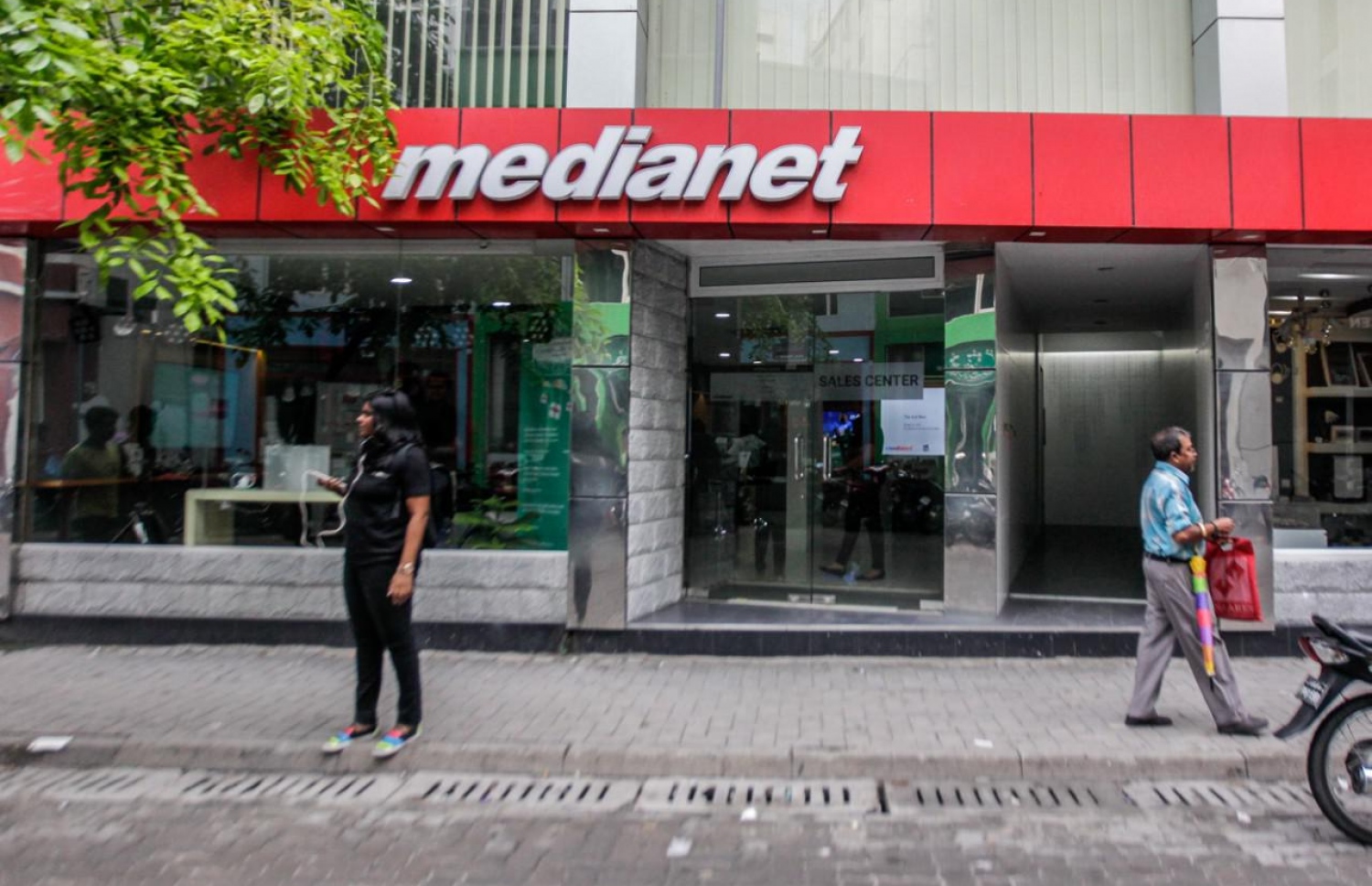 އޯކިޑް މަގުގައި ހުންނަ މީޑިއާނެޓް ސޭލްސް ސެންޓަރު: މީޑިއާނެޓުގެ މިއަހަރުގެ ރޯދަ ހަދިޔާ ގޮތުގައި ދެނީ ތުރުކީއަށް ދަތުރެއް. -- މިހާރު ފޮޓޯ: މުހައްމަދު ޝަރުހާން