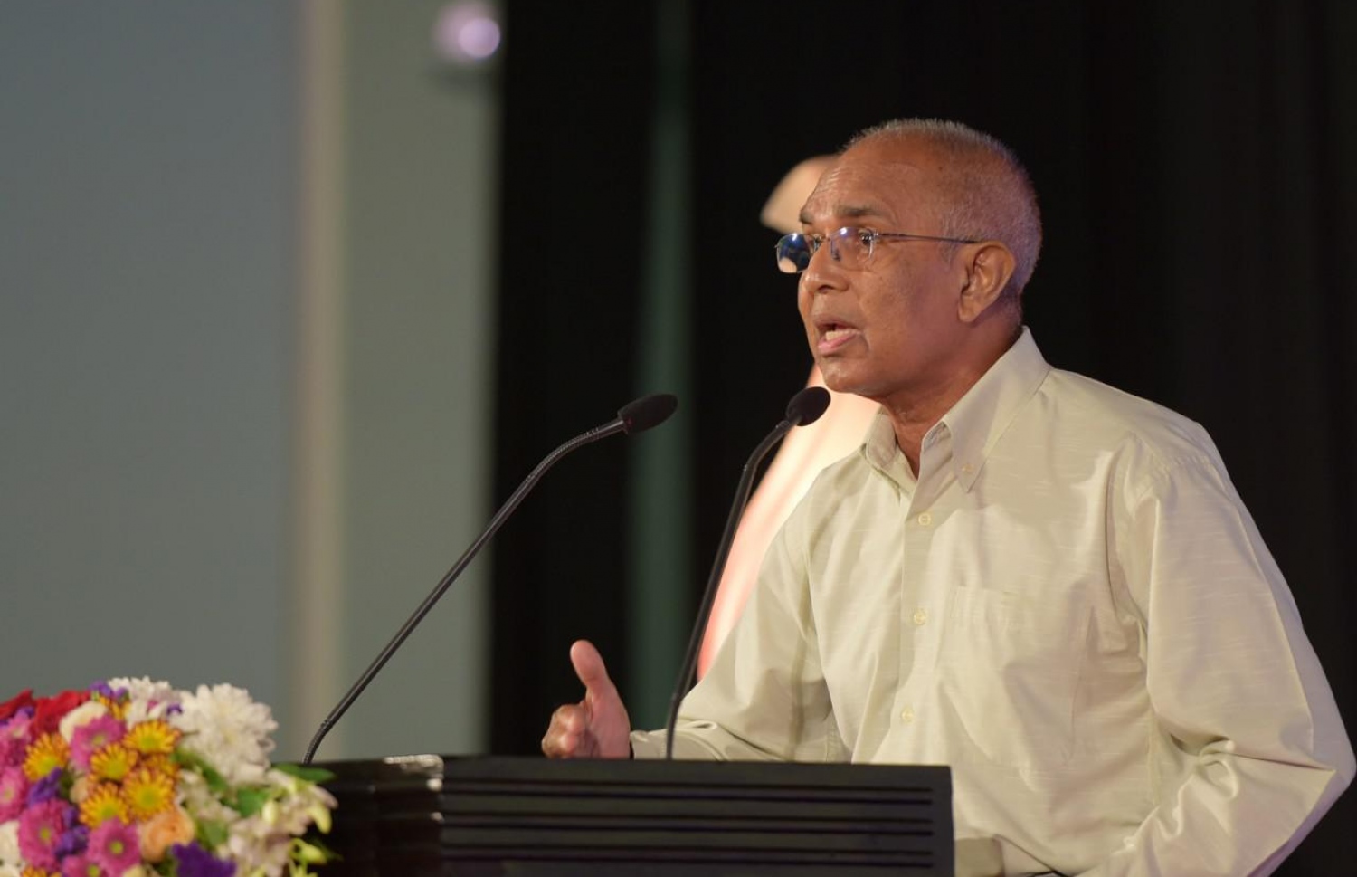 ރައްޔިތުންގެ މަޖިލީހުގެ ކުރީގެ ރައީސް ޒާހިރު ޖަލްސާއެއްގައި ވާހަކަ ދައްކަވަނީ