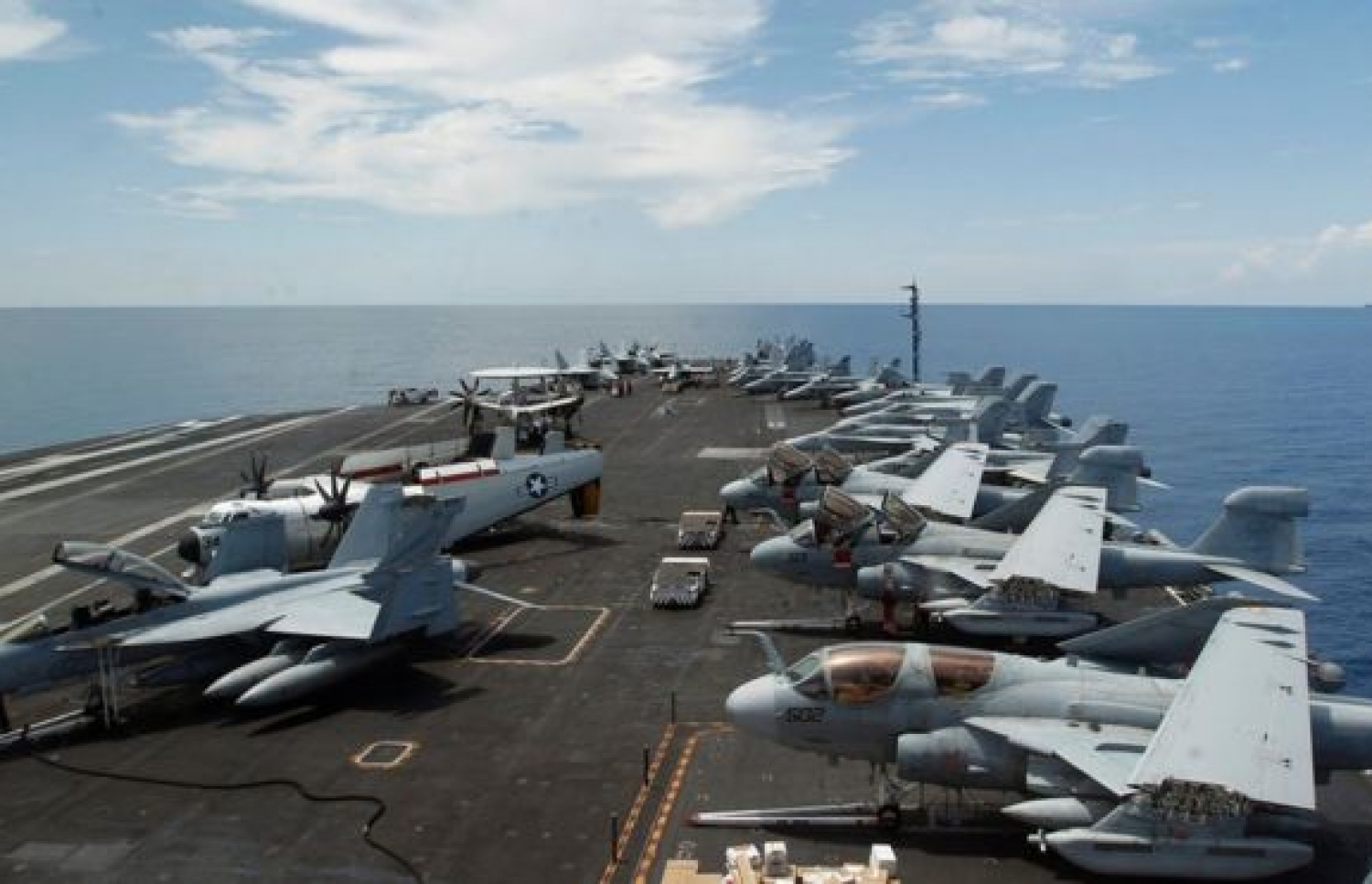 ދެކުނު ޗައިނާ ކަނޑުގައި އަސްކަރީ ގޮތުން ޗައިނާ އިން ބާރުގަދަކުރަމުންދާތީ އެމެރިކާ އިން ދަނީ ކަންބޮޑުވުން ފާޅު ކުރަމުން. --ފޮޓޯ:ބީބީސީ