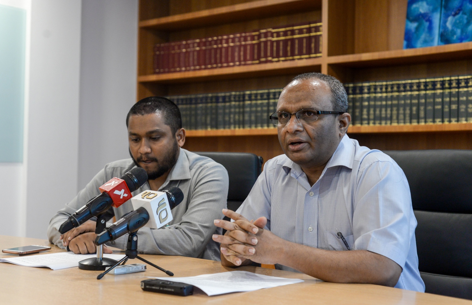 ނާޒިމްގެ އިސް ވަކީލް ސުއޫދު: ނާޒިމް ވަގުތުން ދޫކޮށްލަން ގޮވާލެއްވި -ފޮޓޯ/ނިޝާން އަލީ