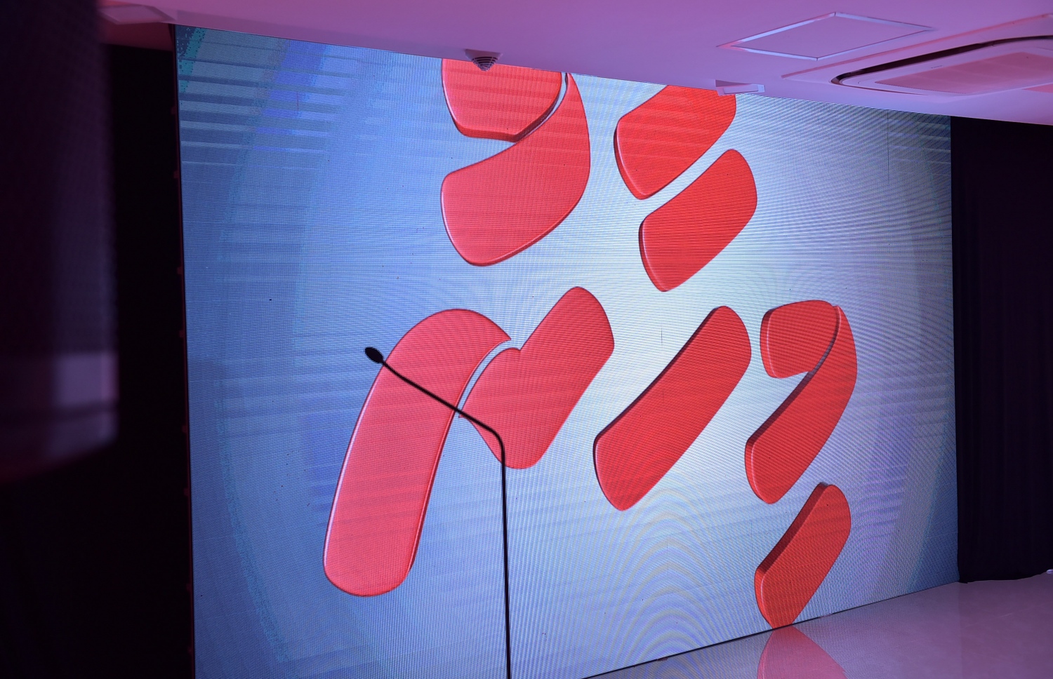 މާލެ: މޭ 24، 2016: "މިހާރު" ނޫހާއި ވެބްސައިޓް ލޯންޗްކުރުމަށް މިރޭ ޗަންޕާ ސެންޓްރަލް ހޮޓެލްގައި ބޭއްވި ރަސްމިއްޔާތު: ކުރިން "ހަވީރު"ގައި މަސައްކަތްކުރި ނޫސްވެރިންގެ މައްޗަށް ބިނާވެފައިވާ ޓީމަކުން "މިހާރު" ނޫސް ނެރެ އަދި އޭގެ ވެބްސައިޓެއް ހެދީ މާޗު 31 ގައި ސިވިލް ކޯޓުން ނެރުނު އަމުރަކާ ގުޅިގެން "ހަވީރު"ގެ މަސައްކަތް ވަގުތީ ގޮތުން ހުއްޓާލުމުން.---ނިޝާން އަލީ /މިހާރު ފޮޓޯ