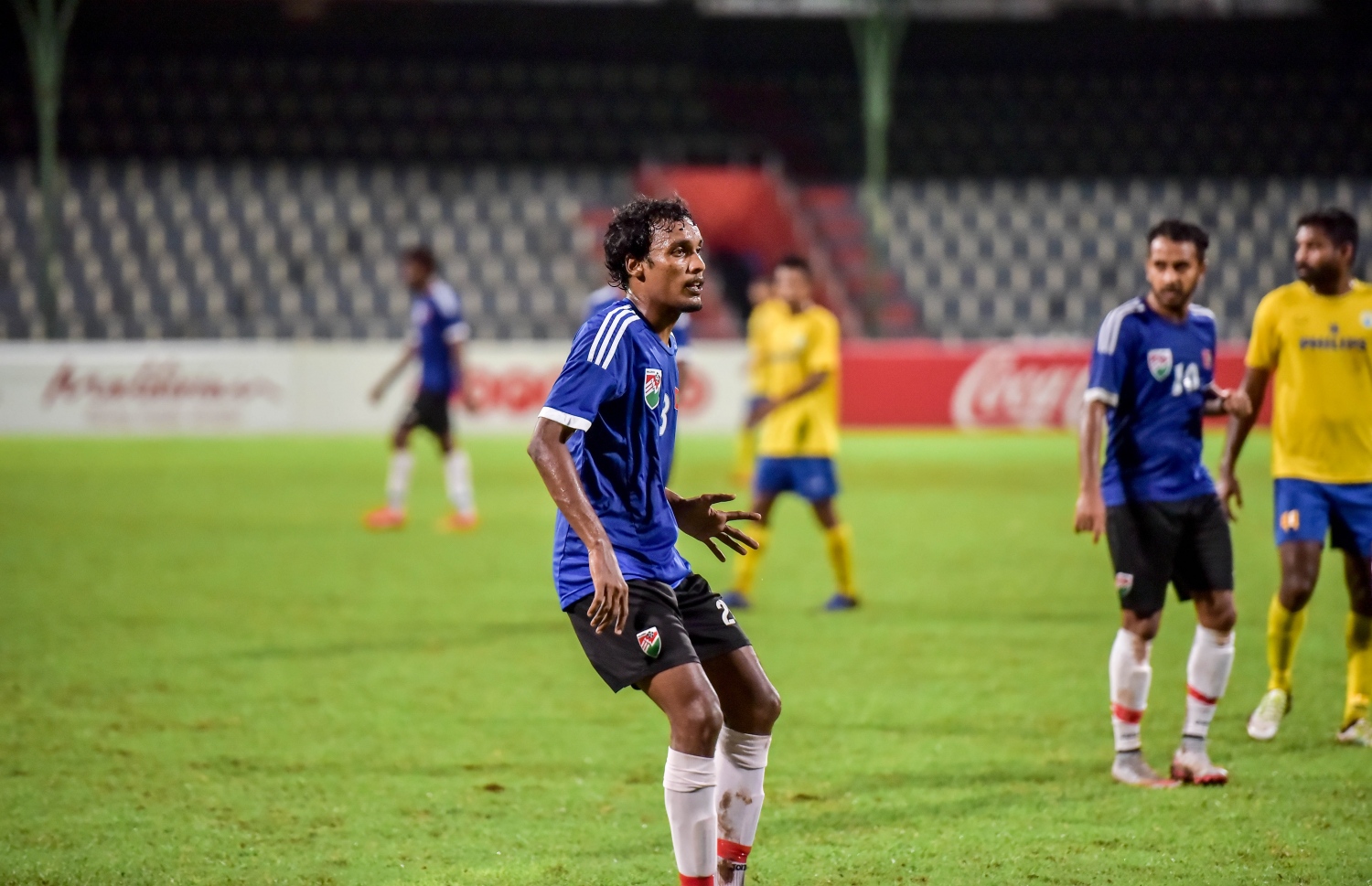 އިމްރާން ގައުމީ ޓީމުގެ ޕްރެކްޓިހުގައި. --ފޮޓޯ: ނިޝާން އަލީ/ މިހާރު