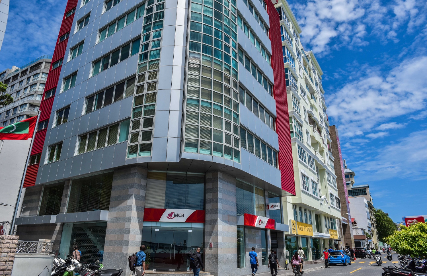 މޮރިޝަސް ކޮމާޝަލް ބޭންކުގެ މާލޭ ބްރާންޗް: މިދިޔަ އަހަރު އެ ބޭންކަށް ލިބުނު ފައިދާ ވަނީ ދަށްވެފައި. ފޮޓޯ: ނިޝާން އަލީ /މިހާރު