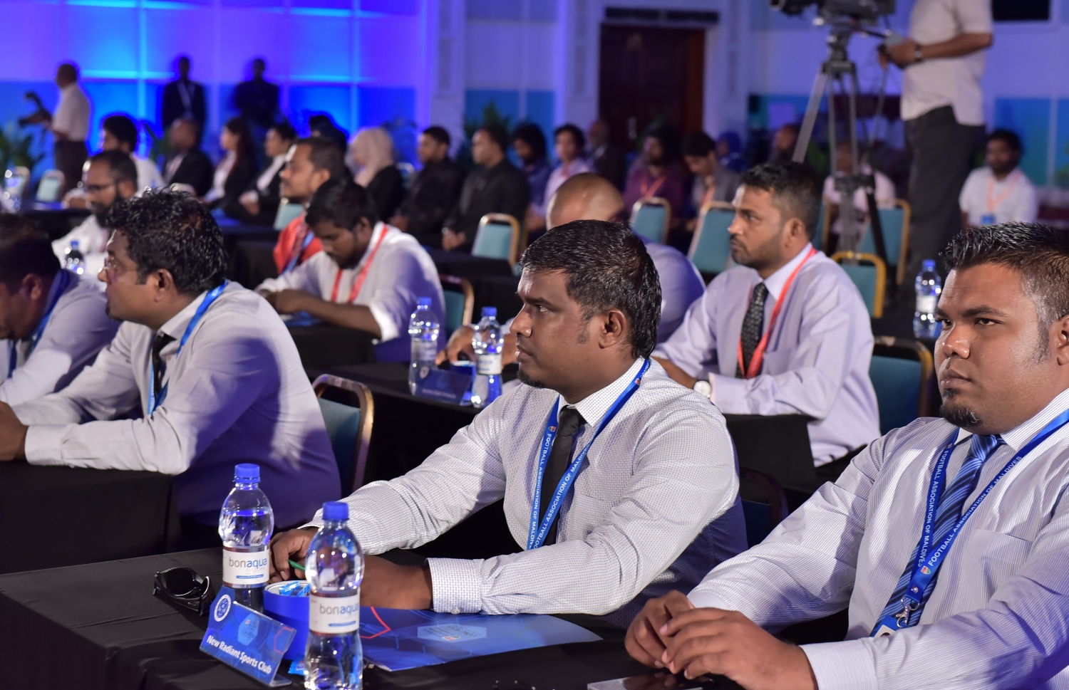 މާލެ: 31 މޭ 2016، އެފްއޭއެމްގެ އިންތިހާބީ ކޮންގްރެސް ތެރެއިން. މި އިންތިހާބު ކާމިޔާބުކޮށް ރައީސަކަށް ހޮވުނީ އަހުމަދު ތޯރިގް (ޓޮމް).-- ފޮޓޯ:ނިޝާން އަލީ/މިހާރު