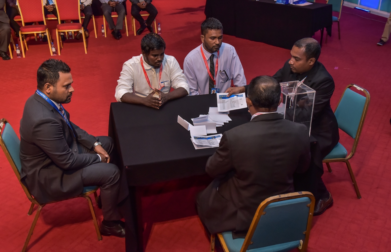 މާލެ: 31 މޭ 2016، އެފްއޭއެމްގެ އިންތިހާބީ ކޮންގްރެސް ތެރެއިން. މި އިންތިހާބު ކާމިޔާބުކޮށް ރައީސަކަށް ހޮވުނީ އަހުމަދު ތޯރިގް (ޓޮމް).-- ފޮޓޯ:ނިޝާން އަލީ/މިހާރު