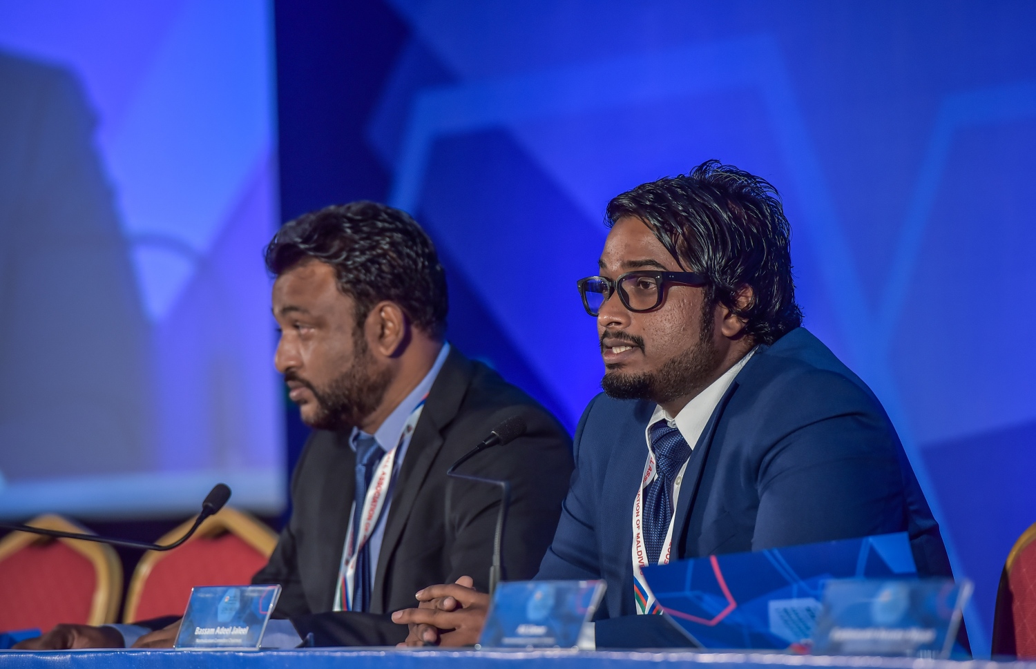 މާލެ: 31 މޭ 2016، އެފްއޭއެމްގެ އިންތިހާބީ ކޮންގްރެސް ތެރެއިން އެފްއޭއެމްގެ ގެނެރަލް ސެކެޓްރީ ބައްސާމް އަދީލް ވާހަކަފުޅު ދައްކަވަނީ. މި އިންތިހާބު ކާމިޔާބުކޮށް ރައީސަކަށް ހޮވުނީ އަހުމަދު ތޯރިގް (ޓޮމް).-- ފޮޓޯ:ނިޝާން އަލީ/މިހާރު