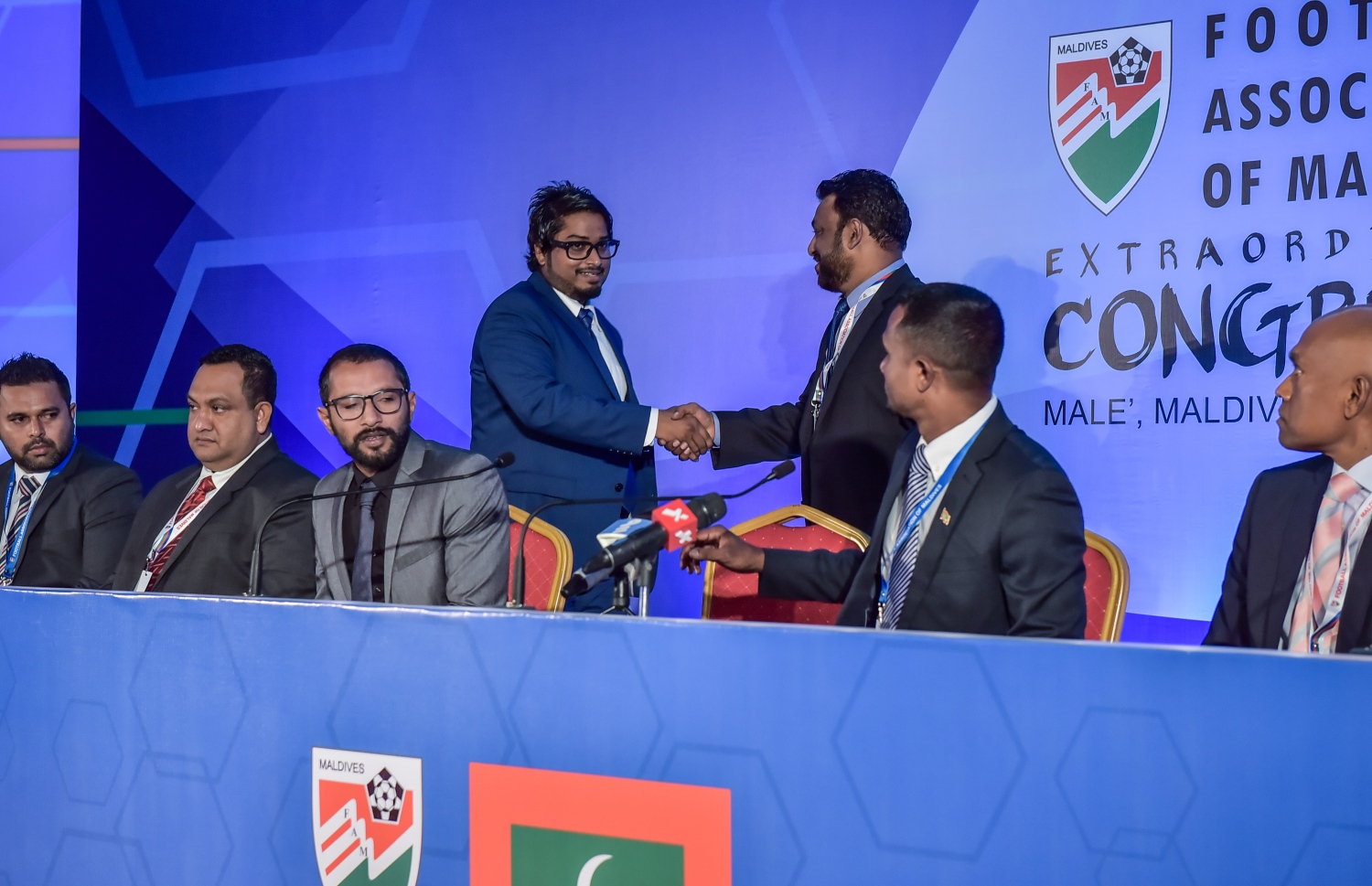 މާލެ: 31 މޭ 2016، އެފްއޭއެމްގެ އިންތިހާބީ ކޮންގްރެސް ތެރެއިން. މި އިންތިހާބު ކާމިޔާބުކޮށް ރައީސަކަށް ހޮވުނީ އަހުމަދު ތޯރިގް (ޓޮމް).-- ފޮޓޯ:ނިޝާން އަލީ/މިހާރު