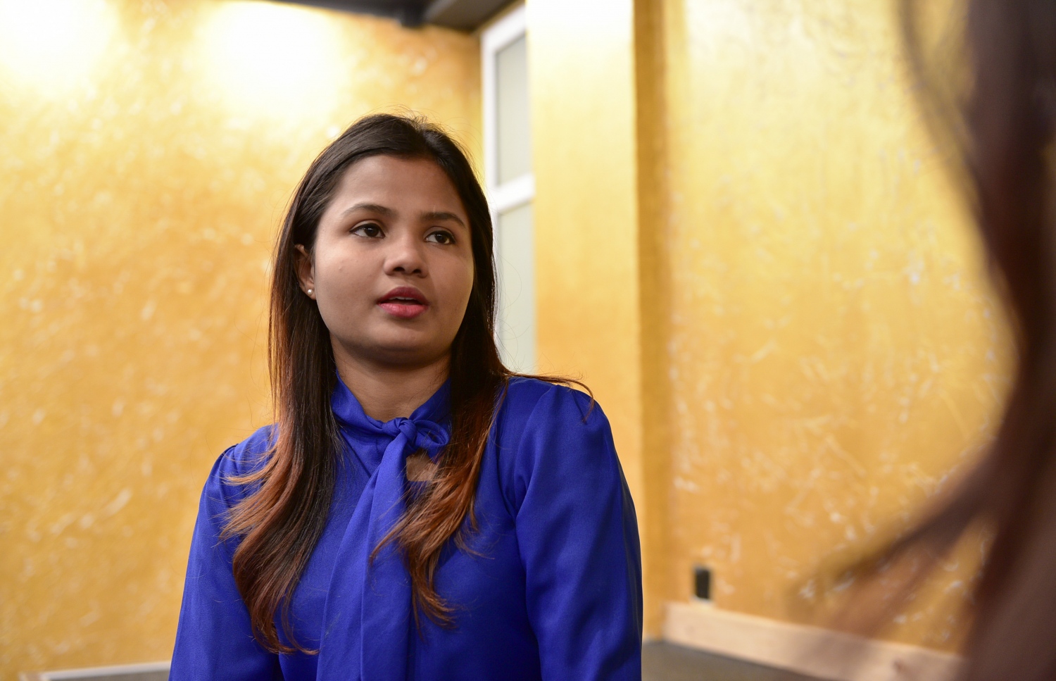 ރިވައިވްގައި ރޯދައަށް ހާއްސަކޮށްގެން ކުރިއަށް ގެންދާ ޕްރޮމޯޝަނާ ބެހޭގޮތުން އެތަނުގެ މާކެޓިން މެނޭޖަރު ޒައިނަބް މަންސޫރު "މިހާރު" އަށް މައުލޫމާތު ދެނީ. -- ފޮޓޯ: މުހައްމަދު ޝަރުހާން / މިހާރު