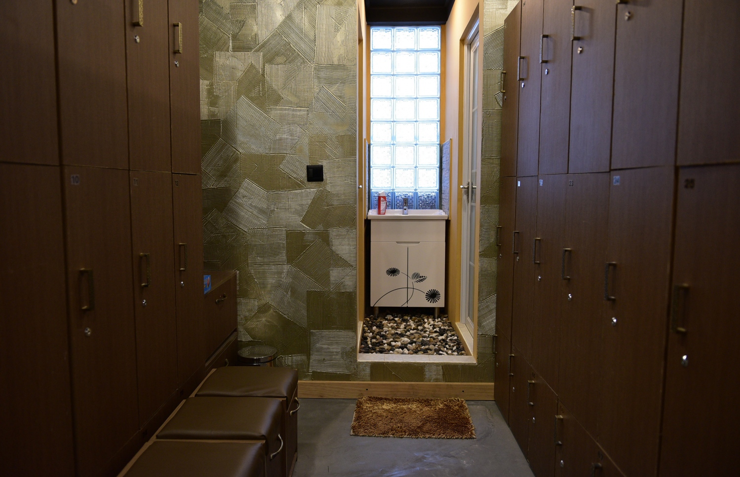 ރިވައިވް ފިޓްނަސްގެ ލޮކާ ރޫމް: މިއީ އަންހެނުންނަށް ހާއްސަ، ވަރަށް ޕްރައިވެޓް ތަނެއް. -- ފޮޓޯ: މުހައްމަދު ޝަރުހާން /މިހާރު