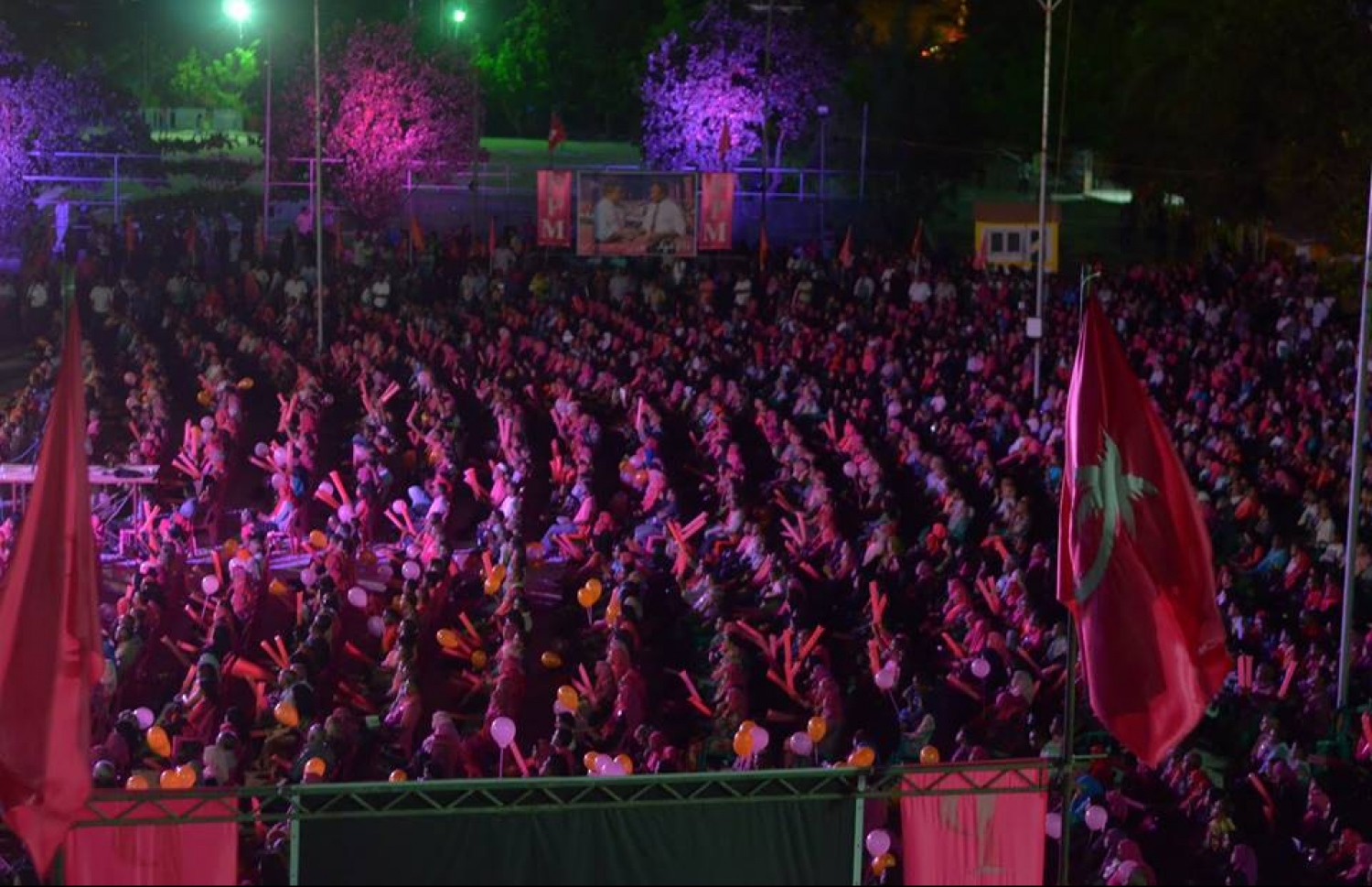 ޕީޕީއެމްގެ އާއްމު ޖަލްސާއެއް ކުރިއަށް ގެންދަނީ. --ފޮޓޯ: ޕީޕީއެމް