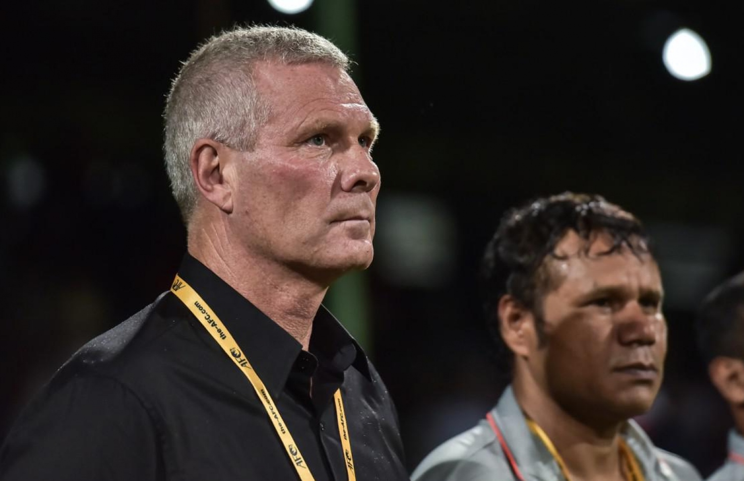 އޭޝިއަން ކަޕް ކޮލިފައިންގައި ޔަމަނާ ދެކޮޅަށް ކުޅުނު މެޗުގެ ތެރެއިން ގައުމީ ޓީމުގެ ކޯޗު ރިކީ ހާބަޓް. -- ފޮޓޯ: ނިޝާން އަލީ/ މިހާރު