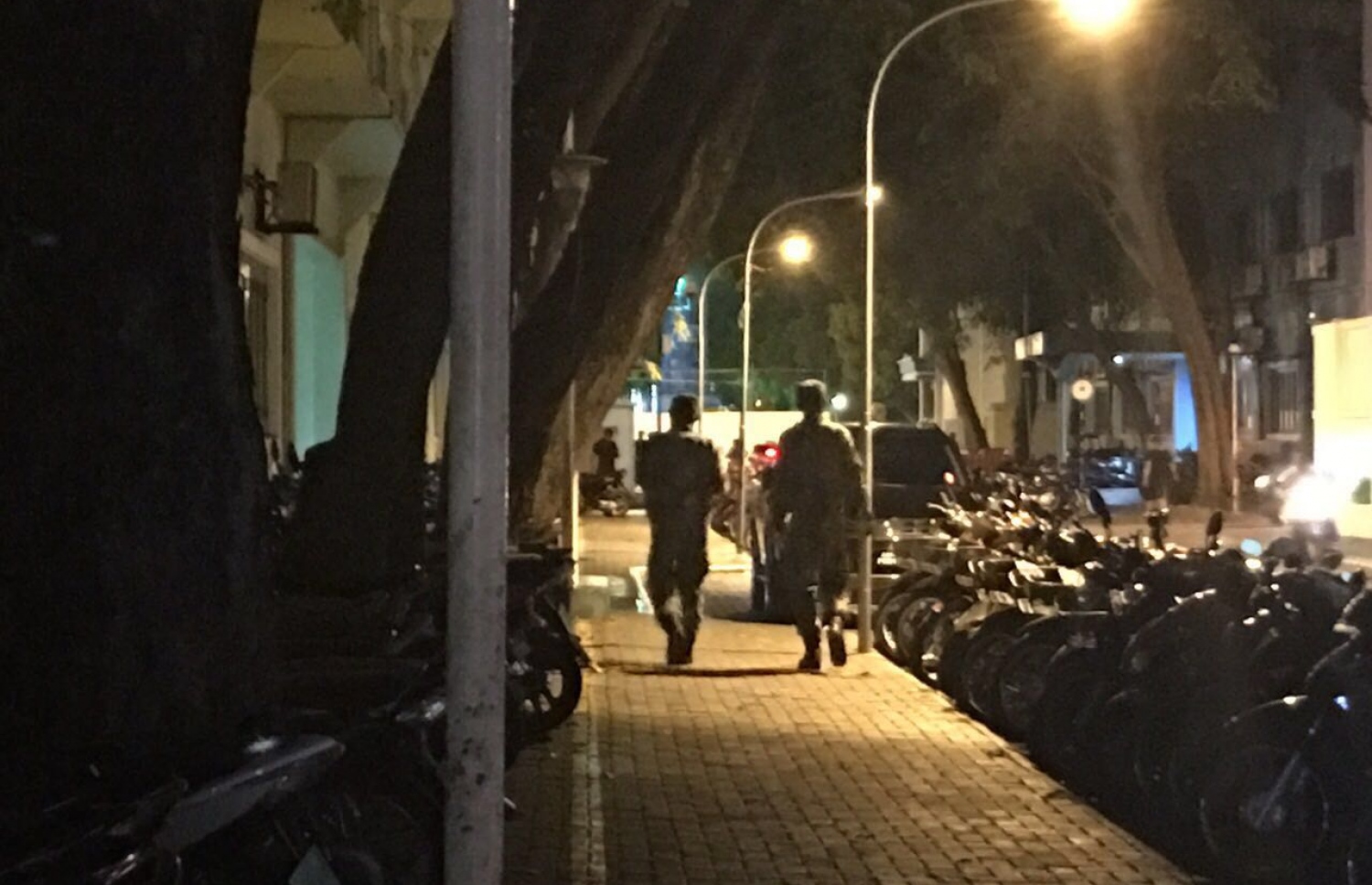 މާލޭގައި މާރާމާރީ ގިނަވެ، ދެ ކުއްޖަކު މަރާލުމާ ގުޅިގެން ސަލާމަތީ ބާރުތަކުން ހިންގާ އޮޕަރޭޝަނުގައި ސިފައިން ފޯރިމަރަނީ