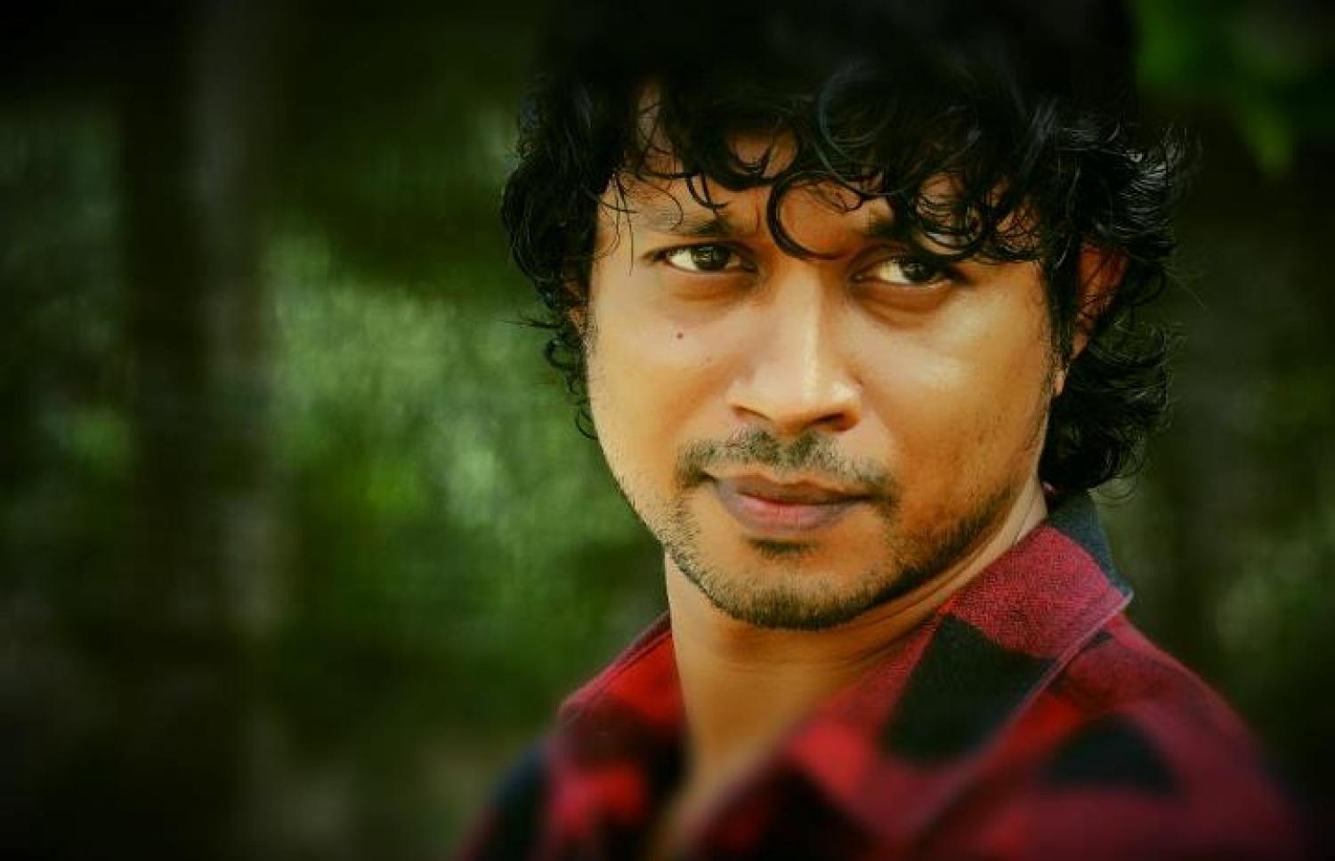 "ބައިވެރިޔާ" ގެ ޑައިރެކްޓަރަކޯ ޔޫއްޕެ.