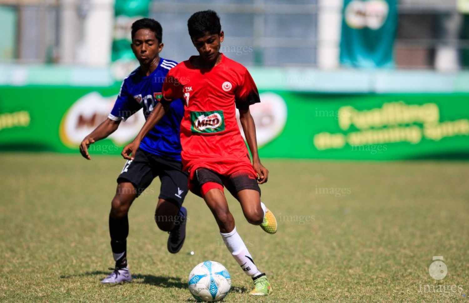 މި އަހަރުގެ އިންޓަ ސްކޫލު ފުޓްބޯޅަ މުބާރާތުގައި އިސްކަންދަރާއި ގާޒީ ސްކޫލު ކުޅެނީ.-- ފޮޓޯ: އިމޭޖަސް އެމްވީ