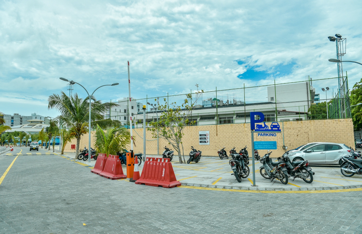 ރަސްފަންނުގައި ފްލެޓް އަޅަން ނިންމާފައި ސަރަހައްދު.