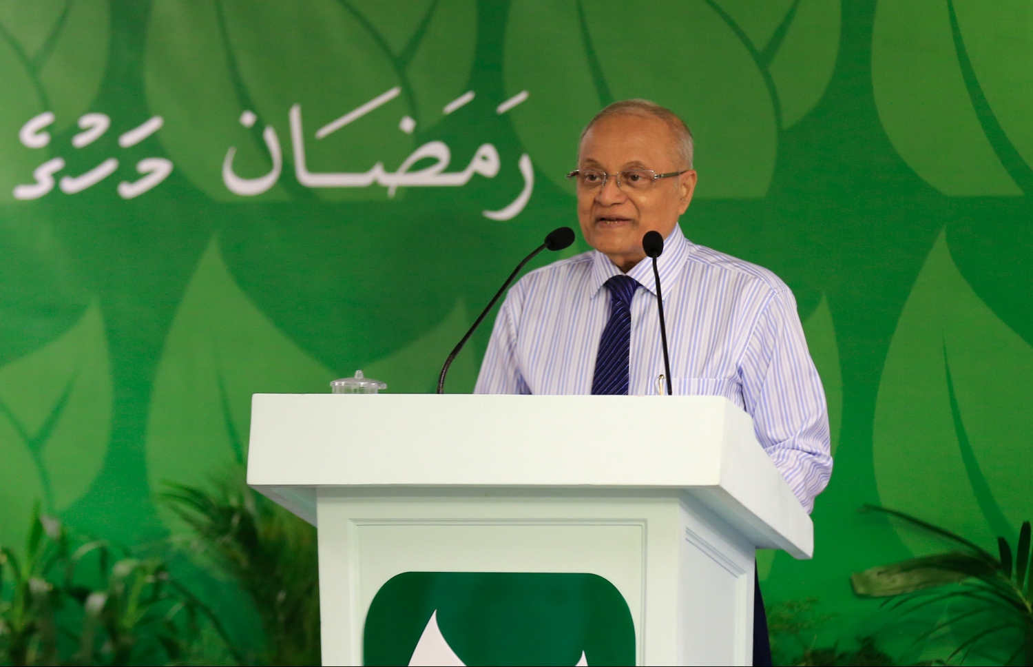 ކުރީގެ ރައީސް އަދި ޕީޕީއެމްގެ ރައީސް މައުމޫން ވާހަކަފުޅު ދައްކަވަނީ: ރައީސް ޔާމީނާ ދެ ބޭފުޅުންގެ ގުޅުން ވަނީ ވަރަށް ބޮޑަށް ހީނަރުވެފައި.---ފޮޓޯ: މުހައްމަދު ޝަރުހާން/މިހާރު