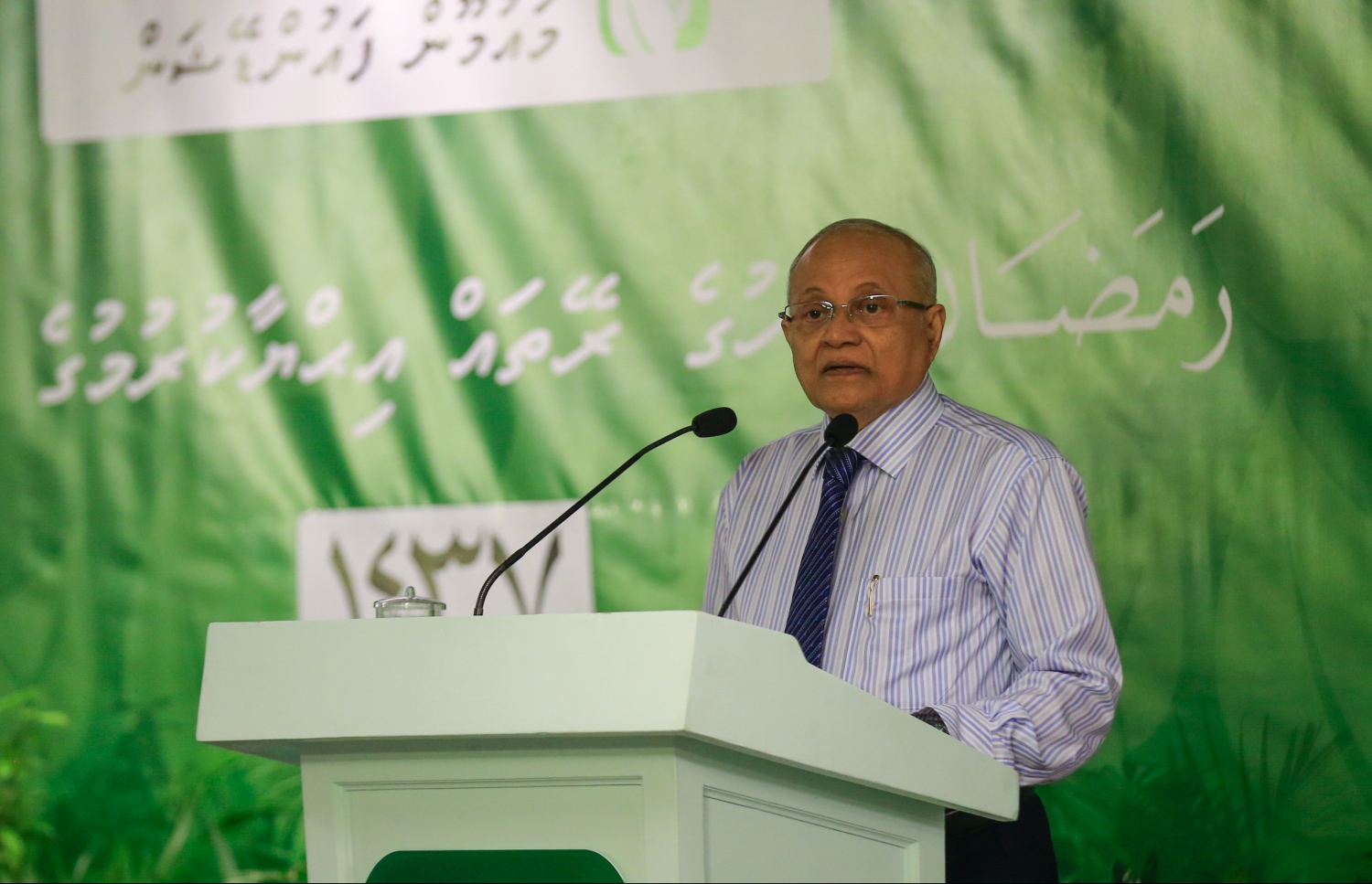 ރޯދަ މަހުގެ ރޭތައް އިހްޔާ ކުރުމައް މައުމޫން ފައުންޑޭޝަން އިން އިންތިޒާމް ކޮށްގެން އިސްލާމީ މަރުކަޒް ގައި ބޭއްވި ޖަލްސާއެއްގައި އެ މަނިކުފާނު ވާހަކަފުޅު ދައްކަވަނީ: އިސްލާމީ މަރުކަޒު ހުޅުވީއްސުރެ ސަރުކާރުން ބާއްވާ ރޯދަމަސް އިހުޔާ ކުރުމުގެ ޖަލްސާ ބޭއްވި އެ ތަނުގައި.