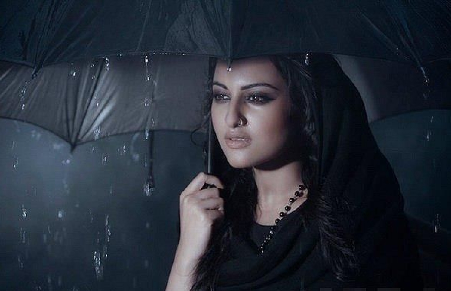 ސޮނާކްޝީ: އަކިރާގައި ފެނިގެން ދާނީ އެކްޝަން ރޯލަކުން.