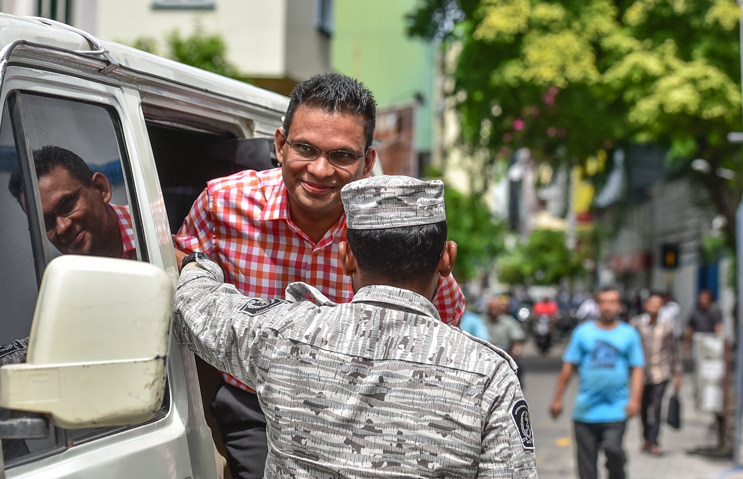 ސުޕްރީމް ކޯޓުގައި މިއަދު އޮތް ޝަރީއަތަށް ނާޒިމް ވަޑައިގަންނަވަނީ.---ފޮޓޯ: މިހާރު