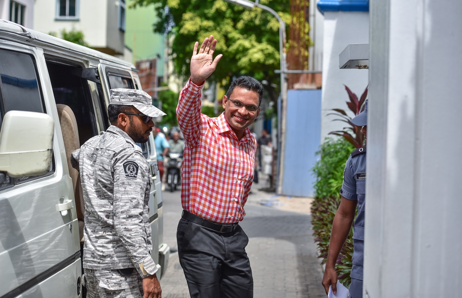 ސުޕްރީމް ކޯޓުގައި އޮތް އަޑުއެހުމަކަށް ނާޒިމް ގެންދަނީ.---މިހާރު ފައިލް ފޮޓޯ