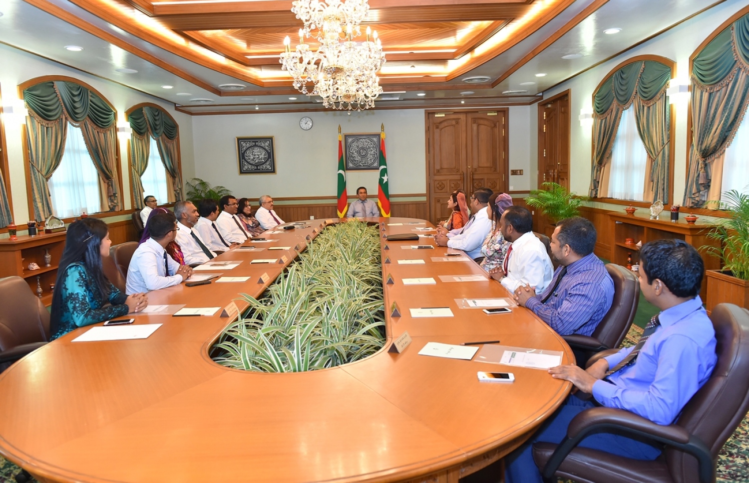 ކެބިނެޓް ބައްދަލުވުމެއް: ދައުލަތުގެ އެންމެ މަތީ ވެރިންގެ މާލީ ބަޔާން އާންމުކުރެވޭނެ ގޮތެއް އޮންނަން ޖެހޭ