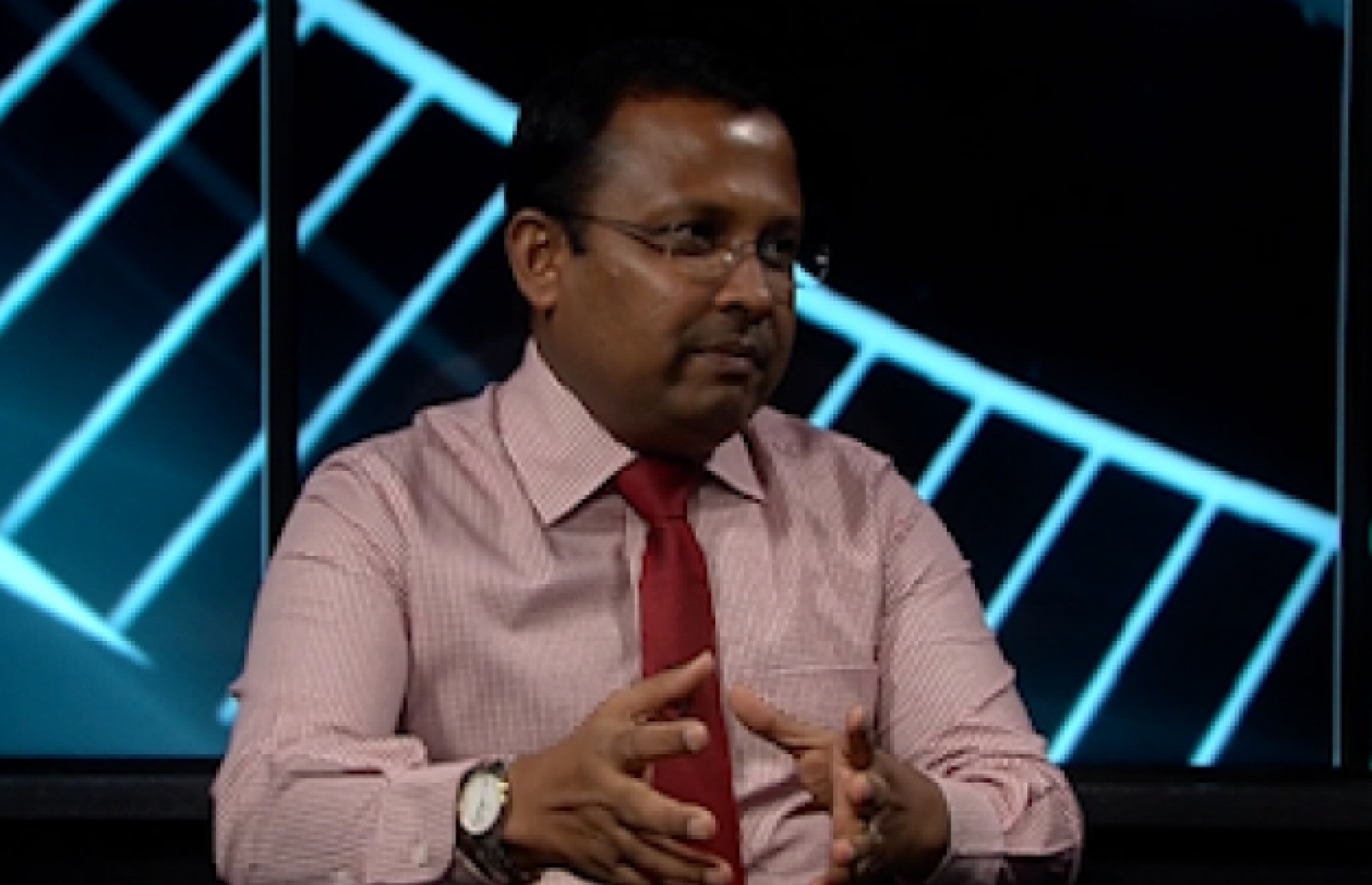 ކުރީގެ ސީޕީ ރިޔާޒް: އޭނާ ވިދާޅުވީ ހުމާމް ދިފާއުކޮށްދެވޭ ވަރުގެ މައުލޫމާތެއް ނެތް ކަމަށް.