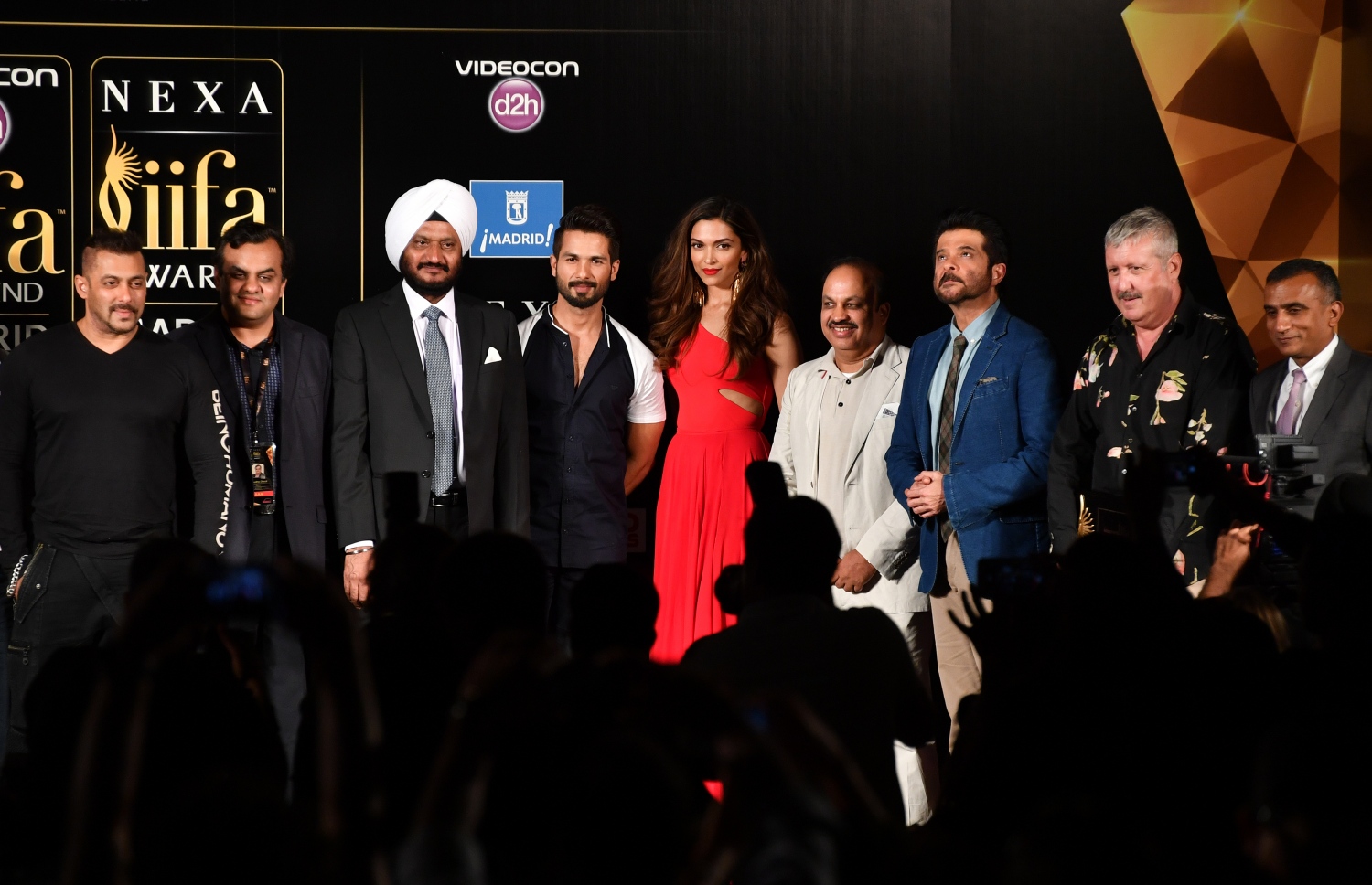 މެޑްރިޑް، ސްޕެއިން: ޖޫން 23، 2016: 17 ވަނަ އިންޓަނޭޝަނަލް އިންޑިއަން ފިލްމް އެވޯޑްސް (އައިފާ އެވޯޑްސް) ހަފްލާއާއި ބެހޭ ގޮތުން ބޭއްވި ޕްރެސް ކޮންފަރެންސް އެއްގައި ބޮލީވުޑް އެކްޓަރުންނާއި ޑިރެކްޓަރުން ބައިވެރިވަނީ.-- ފޮޓޯ: އޭއެފްޕީ