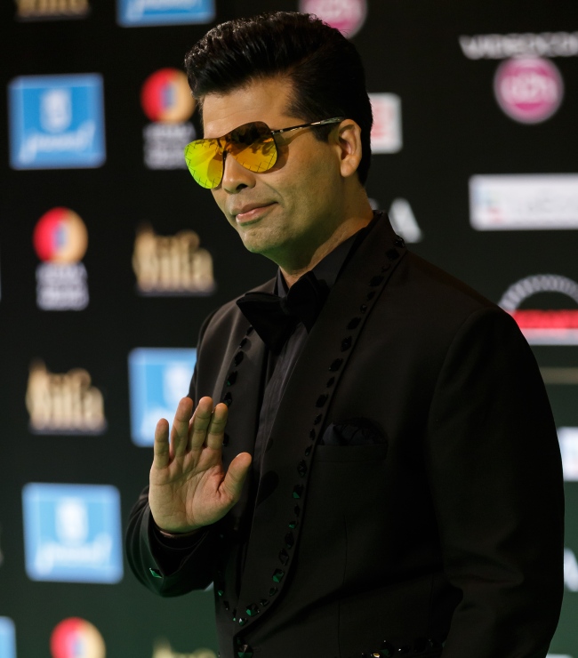 މެޑްރިޑް، ސްޕެއިން: ޖޫން 24، 2016: 17 ވަނަ އިންޓަނޭޝަނަލް އިންޑިއަން ފިލްމް އެވޯޑްސް (އައިފާ އެވޯޑްސް) ހަފްލާއަށް ބޮލީވުޑް އެކްޓަރު ކަރަން ޖޯހަރް ގްރީން ކާޕެޓުގައި ބައިވެރިވަނީ.-- ފޮޓޯ: އޭއެފްޕީ