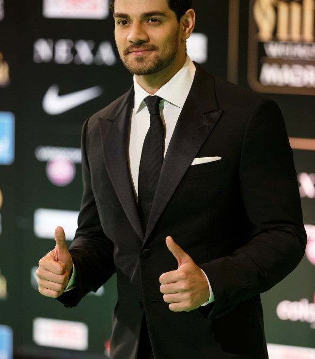 މެޑްރިޑް، ސްޕެއިން: ޖޫން 24، 2016: 17 ވަނަ އިންޓަނޭޝަނަލް އިންޑިއަން ފިލްމް އެވޯޑްސް (އައިފާ އެވޯޑްސް) ހަފްލާއަށް ބޮލީވުޑް އެކްޓަރު ސޫރަޖް ޕަންޗޯލީ ގްރީން ކާޕެޓުގައި ބައިވެރިވަނީ.-- ފޮޓޯ: އޭއެފްޕީ