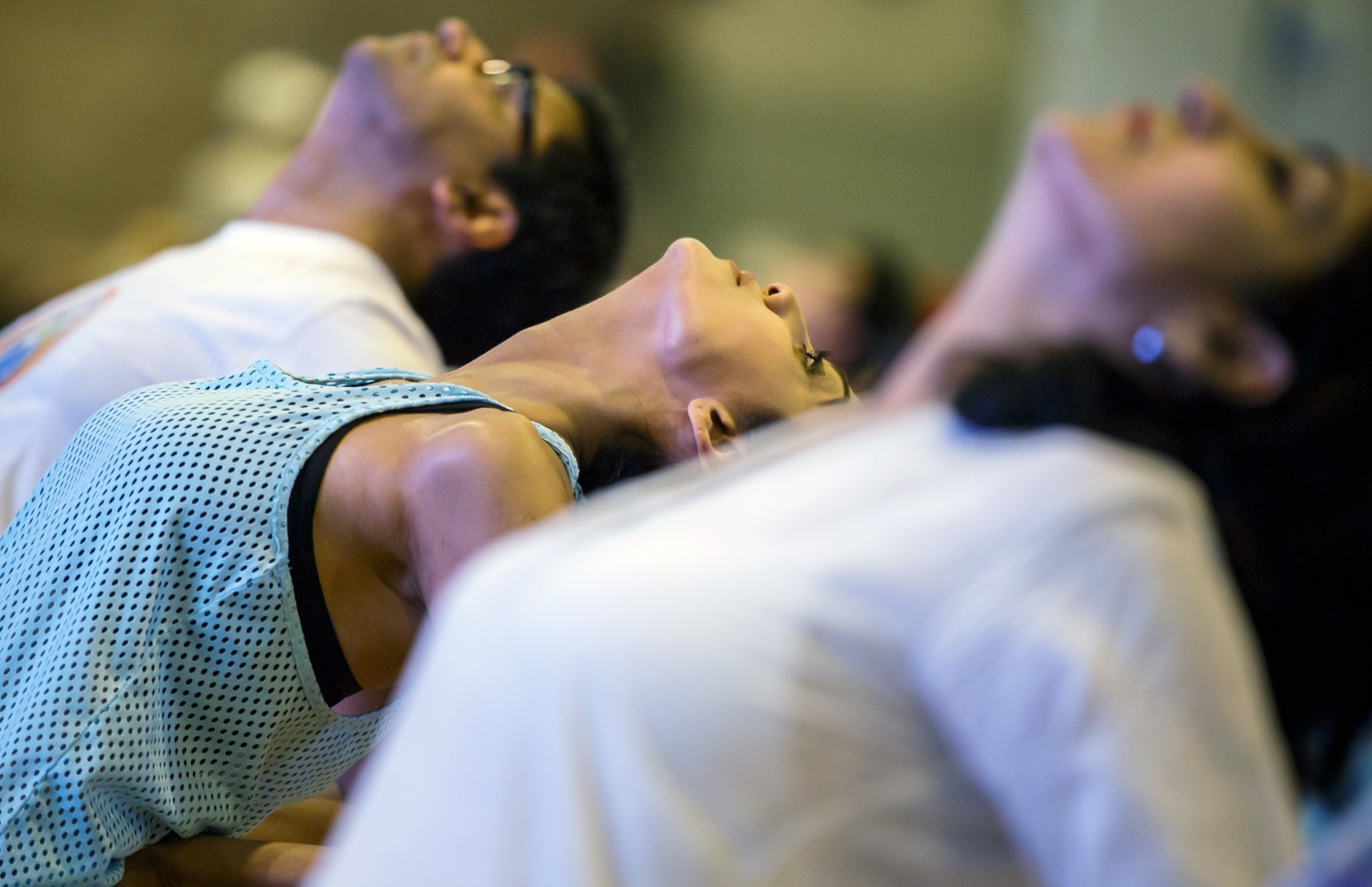 މެޑްރިޑް، ސްޕެއިން: ޖޫން 24، 2016: 17 ވަނަ އިންޓަނޭޝަނަލް އިންޑިއަން ފިލްމް އެވޯޑްސް (އައިފާ އެވޯޑްސް) ހަފުލާ ފެށުމުގެ ކުރިން ބައިވެރިން ޔޯގާ ފަރިތަކުރަނީ.-- ފޮޓޯ: އޭއެފްޕީ