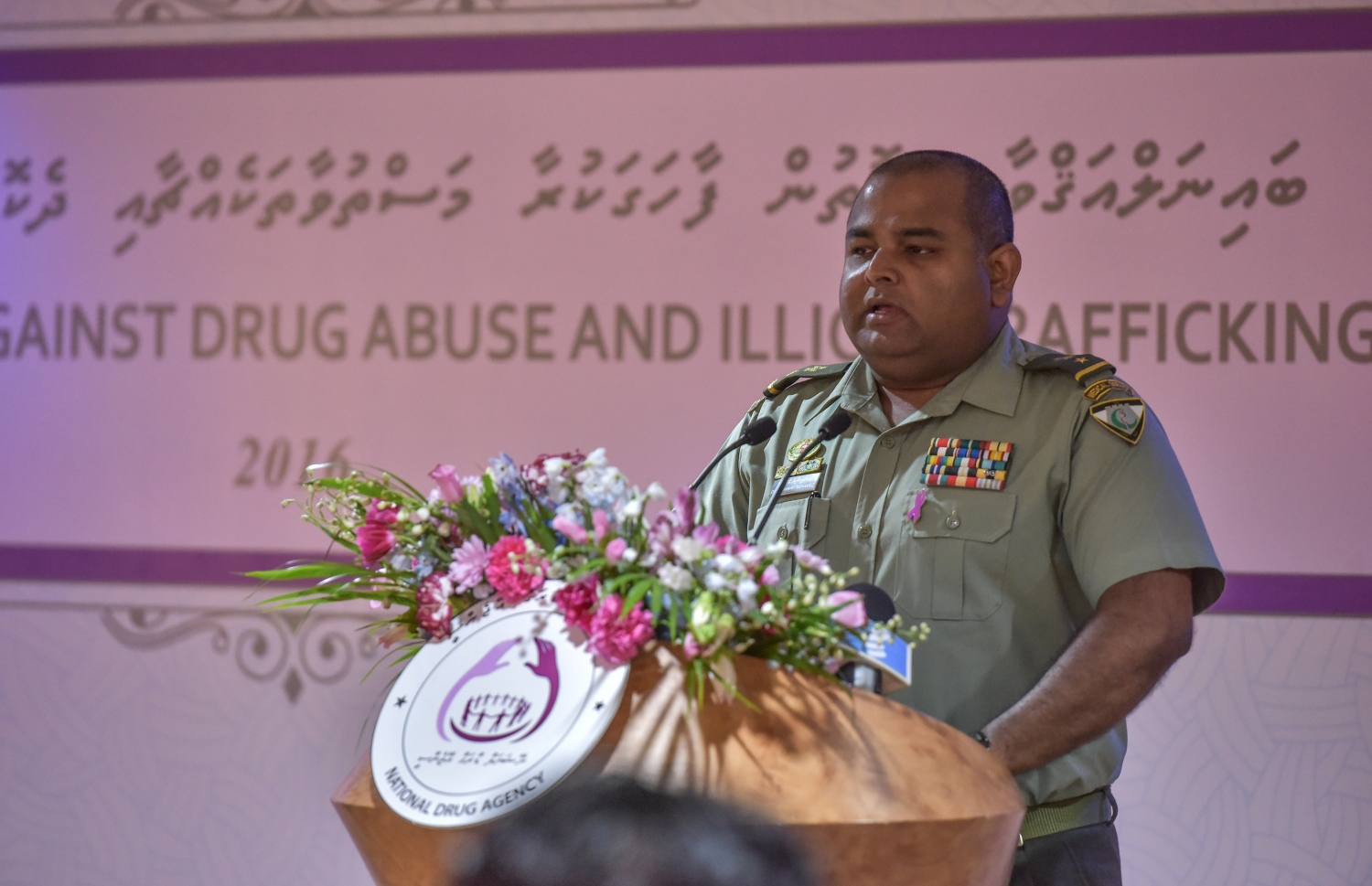 މަސްތުވާތަކެއްޗާ ދެކޮޅަށް މަސައްކަތް ކުރާ މީހުންގެ ދުވަސް ފާހަގަކުރަން ބޭއްވި ރަސްމިއްޔާތުގައި އެންޑީއޭ ބޯޑުގެ ޗެއާމަން ޑރ. ޝާހިދު ވާހަކަދައްކަވަނީ.--.މިހާރު ފޮޓޯ:ނިޝާން އަލީ