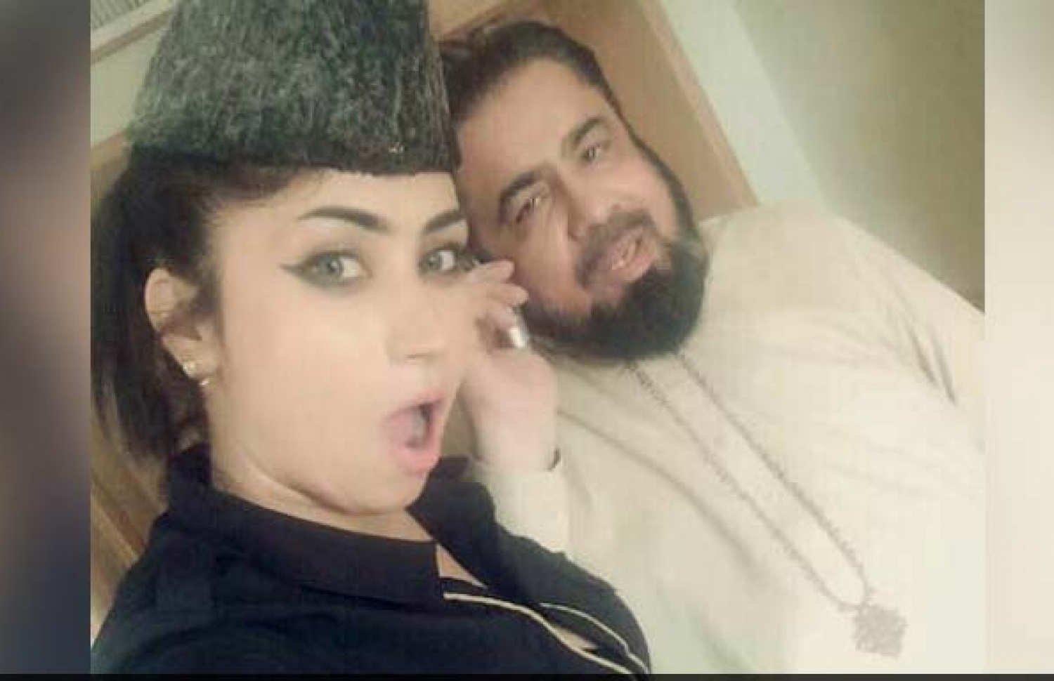 މުފްތީ ގާވީގެ ތާކިހާ އަޅައިގެން މޮޑެލް ނެގި ސެލްފީ.