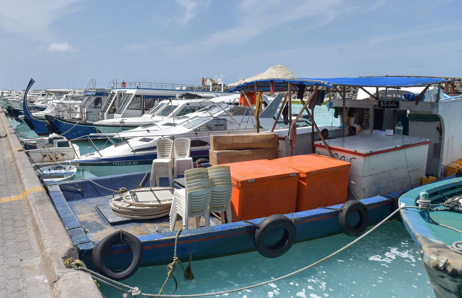 އިންޑަސްޓްރިއަލް ވިލެޖް އަޅާތީ އުޅަނދުތަކަށް ހާއްސަކުރި ތަނުގައި އުޅަނދުތައް އަޅާފައި. -- ފޮޓޯ: ނިޝާން އަލީ/މިހާރު