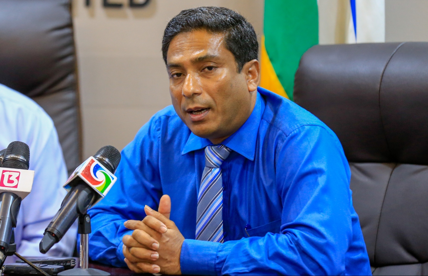 ސައުދުﷲ ވާހަކަ ދައްކަވަނީ: ކުންފުނިން ބުނަނީ މަޝްރޫއުތައް ހުއްޓުވުމުގައި ސިޔާސީ މަގުސަދު އޮތް ކަމަށް - ފޮޓޯ: ނިޝާން އަލީ/ މިހާރު