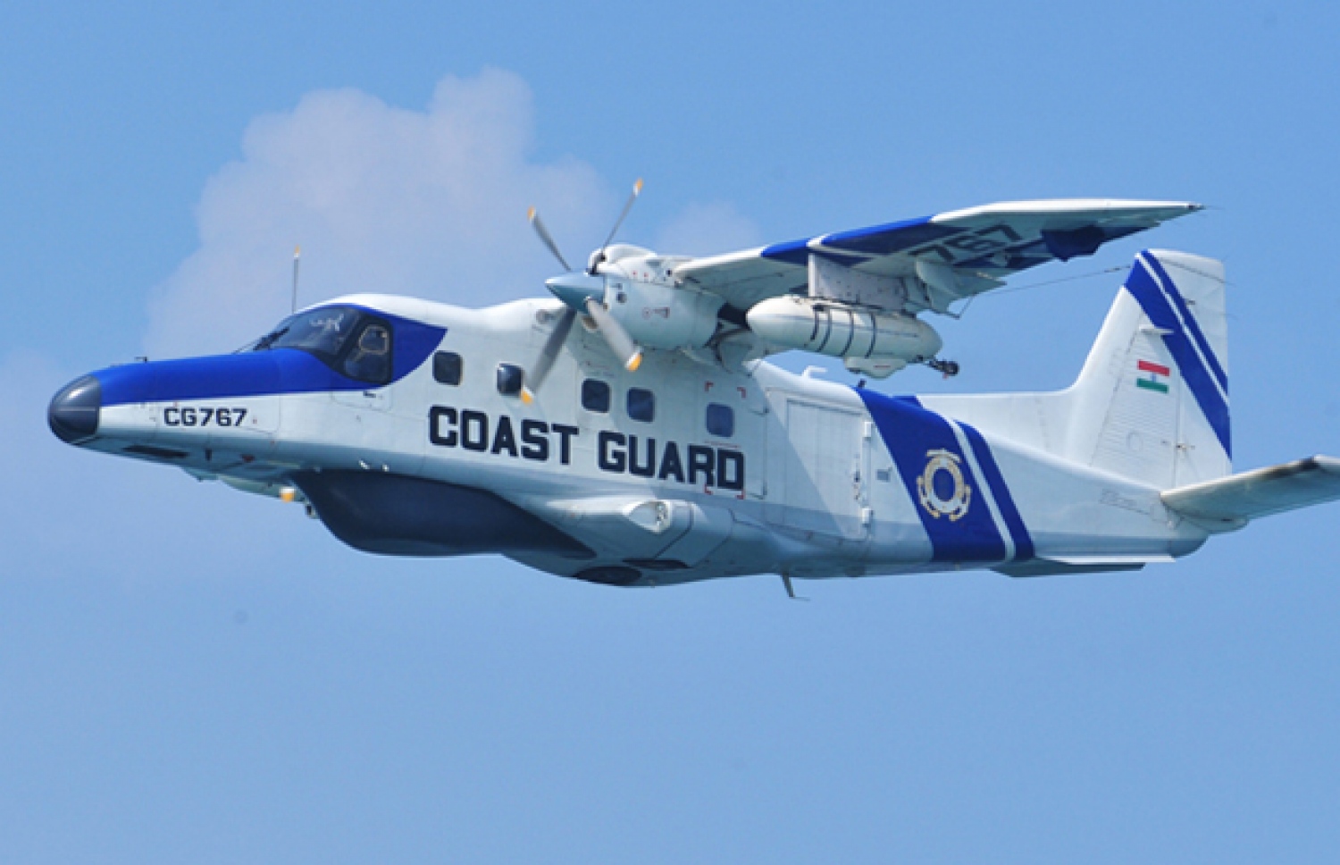 އިންޑިއާގެ ކޯސްޓް ގާޑުން ބޭނުން ކުރާ ޑޯނިއާ ފިކްސްޑް ވިންގް މަތިންދާބޯޓެއް: އިންޑިއާ އިން ރާއްޖެ އަށް ހަދިޔާ ކުރަނީ މި ވައްތަރުގެ ބޯޓެއް.-- ފޮޓޯ: އިންޑިއަން ނޭވީ