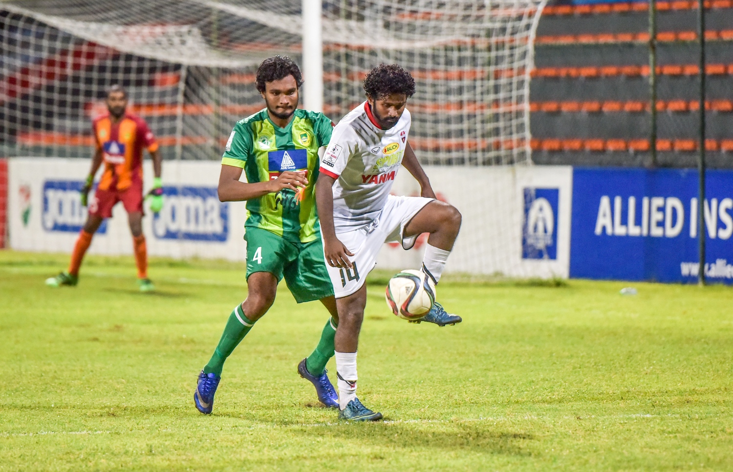 ޓީސީގެ ނާފިއު (ކ) މާޒިޔާގެ އެންޑީ ކައިރިން ބޯޅަ ކޮންޓްރޯލް ކުރަނީ. ފޮޓޯ: ނިޝާން އަލީ/މިހާރު